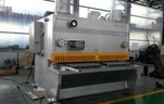 QC11K CNC kaus nplooj Guillotine chais ya cov plaub 8ft 30 hli