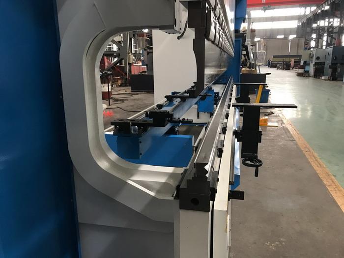 AHYW Yawei Amada 2v quick chage die DELM DA58T CNC 300T6M Galvanized sheet bending machine china factory